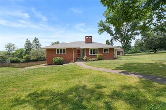 24 Charter Oak Dr, Carnegie, PA 15106