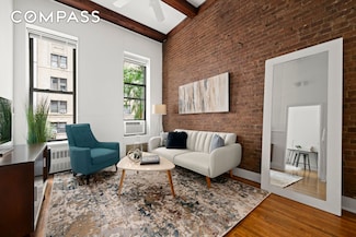 132 W 71st St Unit 3, New York, NY 10023