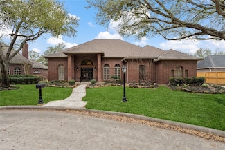 14 Champions Bend Cir, Houston, TX 77069