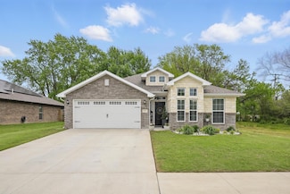 2039 Eagle Dr, Neosho, MO 64850