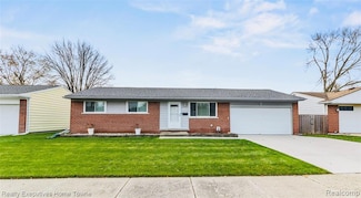 12658 Bender Dr, Sterling Heights, MI 48313