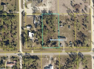 557 Avenida Del Sur, Montura, FL 33440
