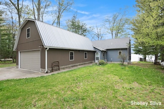 2496 Wolf Lake Dr, Baldwin, MI 49304