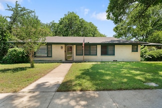 6908 Park Place Dr, Richland Hills, TX 76118