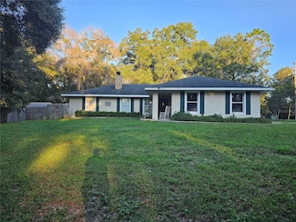 5925 SE 165th Ct, Ocklawaha, FL 32179