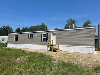 66 Pineland Park Rd, Milton, NH 03851