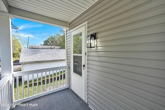 28 E Snyder Ave, Lansford, PA 18232