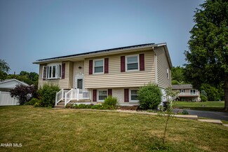 924 7th Ave, Duncansville, PA 16635