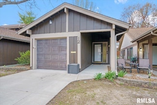 12 Redwood Ln Unit 104, Springfield, IL 62704