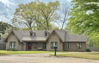 1065 Cambridge Ct, Benton, AR 72019