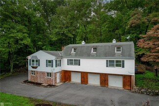 3438 Oak Hill Rd, Emmaus, PA 18049