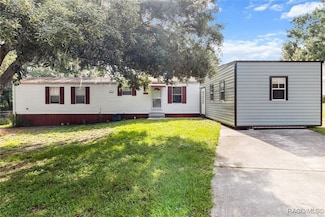 8431 S Lake Consuella Dr, Floral City, FL 34436