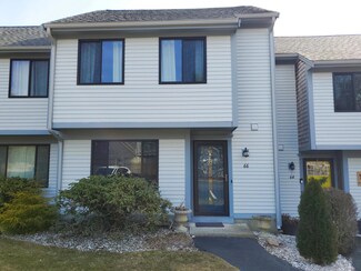 66 Crescent Ln, Brewster, MA 02631