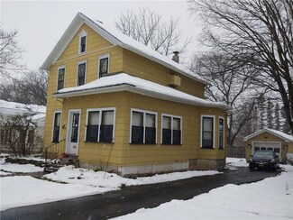120 Myrtle St, Le Roy, NY 14482