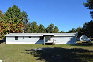6017 Myers Rd NE, Kalkaska, MI 49646