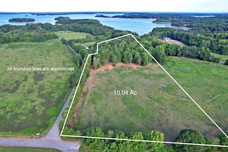 202 Island Point Rd, Starr, SC 29684