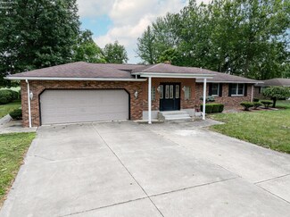 35 Westwood Dr, Fremont, OH 43420