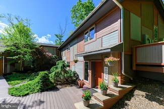 2804 Jackson Dr, Haymarket, VA 20169