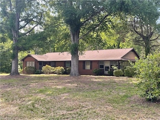 1706 Windsor Dr, High Point, NC 27262