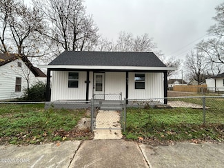 904 W 9th St, Joplin, MO 64801