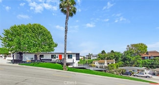 300 Holmwood Dr, Newport Beach, CA 92663