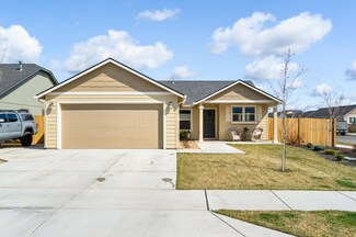 3306 NW 9th Ln, Redmond, OR 97756