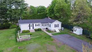 96 Tiogue Ave, Coventry, RI 02816