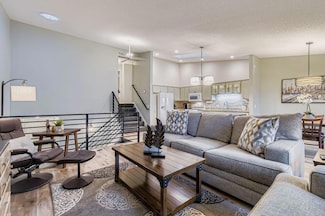 2422 County Road D W Unit 2, New Brighton, MN 55112