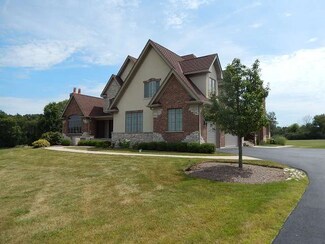 15 Peraino Cir, Barrington, IL 60010