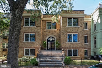 317 3rd St SE Unit 26, Washington, DC 20003