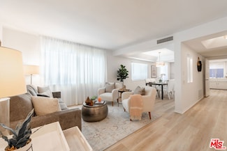 13220 Valleyheart Dr Unit 102, Studio City, CA 91604