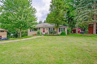 9492 Viewcrest Dr, Allison Park, PA 15101