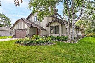 7701 W Coventry Dr, Franklin, WI 53132