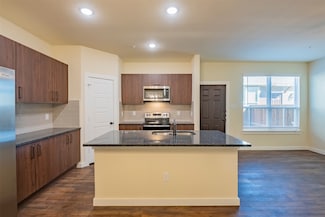 643 Wheatfield Dr, Venus, TX 76084