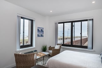 100 W Broadway Unit 1H, Long Beach, NY 11561