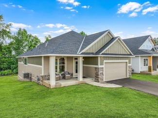 17740 Ellsworth Dr, Lakeville, MN 55044