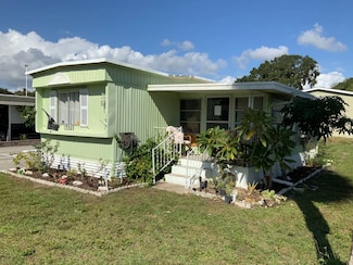 13203 Lime Ave, Grand Island, FL 32735