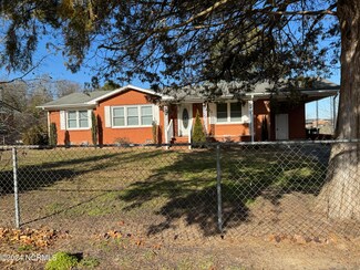 104 Mitchell St, La Grange, NC 28551
