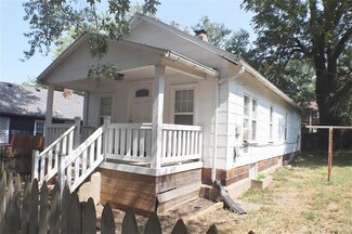 123 N Willow Ave, Sugar Creek, MO 64054