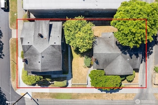 303 & 307 W Dravus St, Seattle, WA 98119