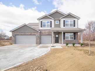 101 Ames Dr, Whiteland, IN 46184