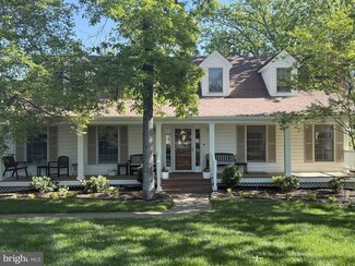 8012 Elm Place, Dunn Loring, VA 22027