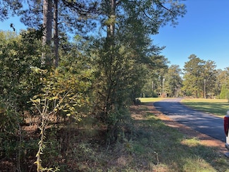 ... Harrison Dr, McComb, MS 39648