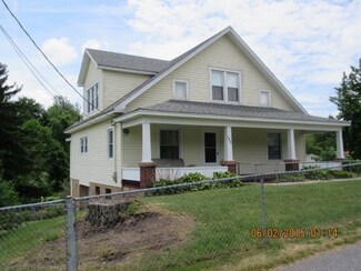 125 Morris Rd, Mount Hope, WV 25880