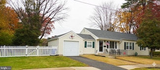 7 Median Dr, Wilmington, DE 19803