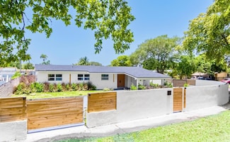 19661 NE 10th Place, Miami, FL 33179