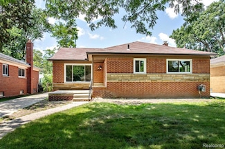 23461 Avon Rd, Oak Park, MI 48237