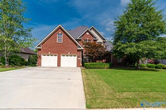 2305 Amberly Ln SW, Decatur, AL 35603