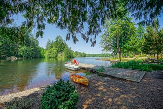 360 E Lakeshore Dr, Allyn, WA 98524