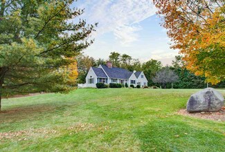 4 Hillcrest Dr, Hampton Falls, NH 03844